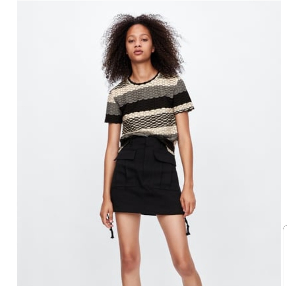 ZARA TOP WITH CONTRASTING SCALLOPED TRIM